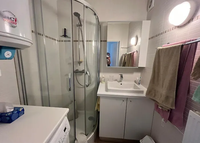 Cozy 2-bedroom Within Walking Distance Of The T62 Oostende